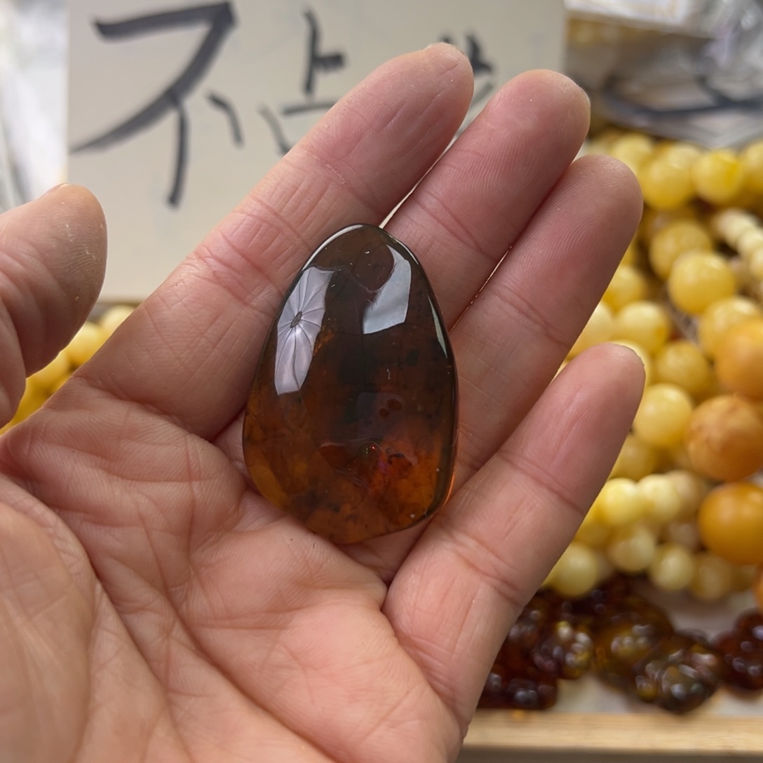 琥珀珠宝奇石未镶嵌