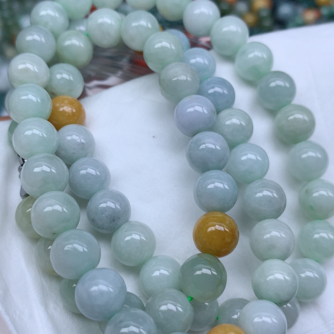 翡翠颈饰未镶嵌手串