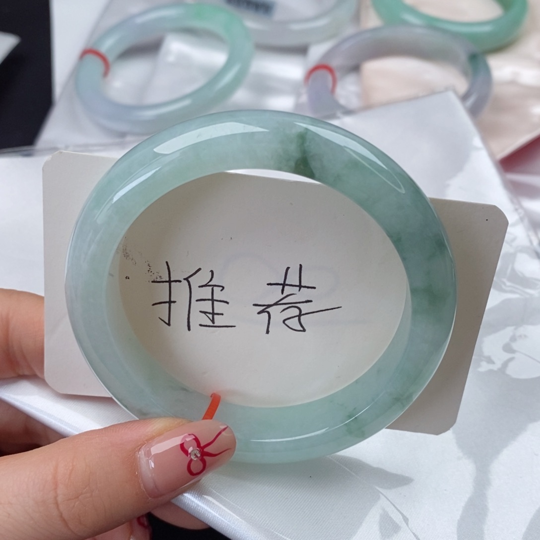 翡翠手镯未镶嵌57圈口28
