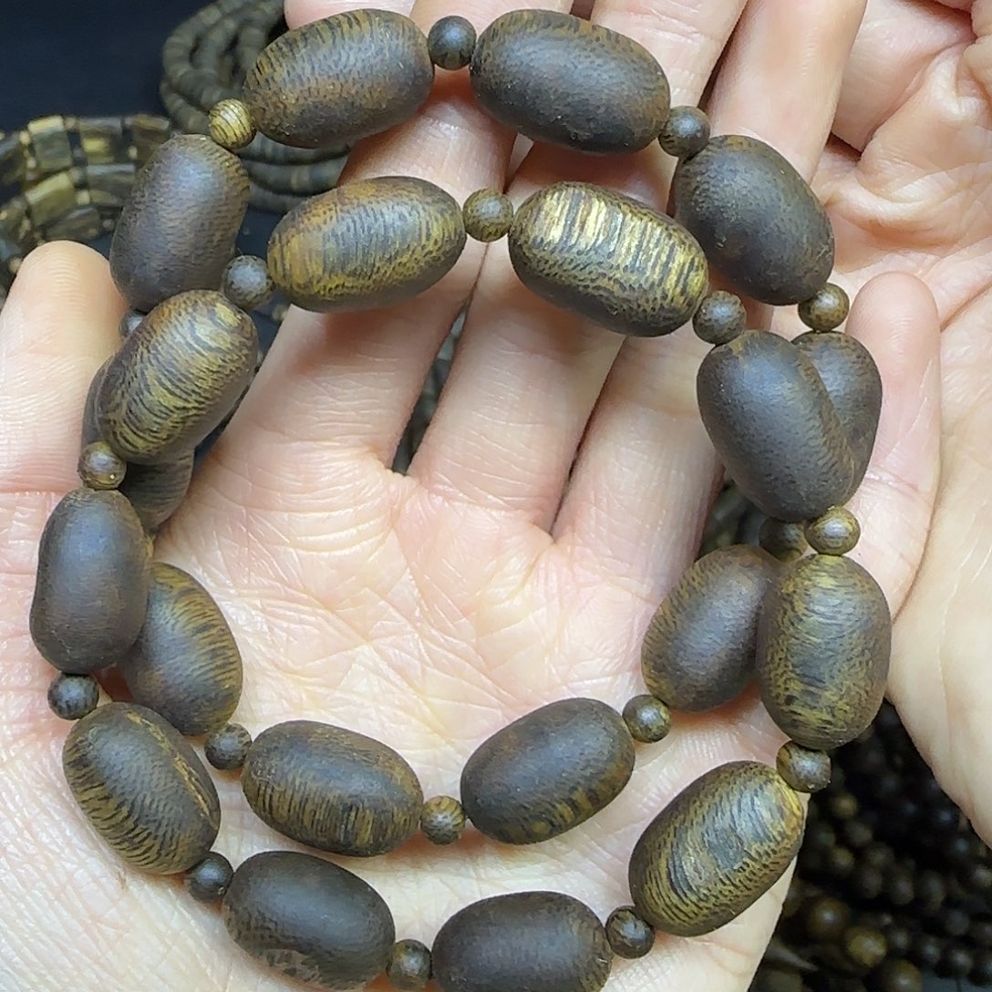 沉香碎屑沉香+999分沉留疤单圈9克加多样性发一