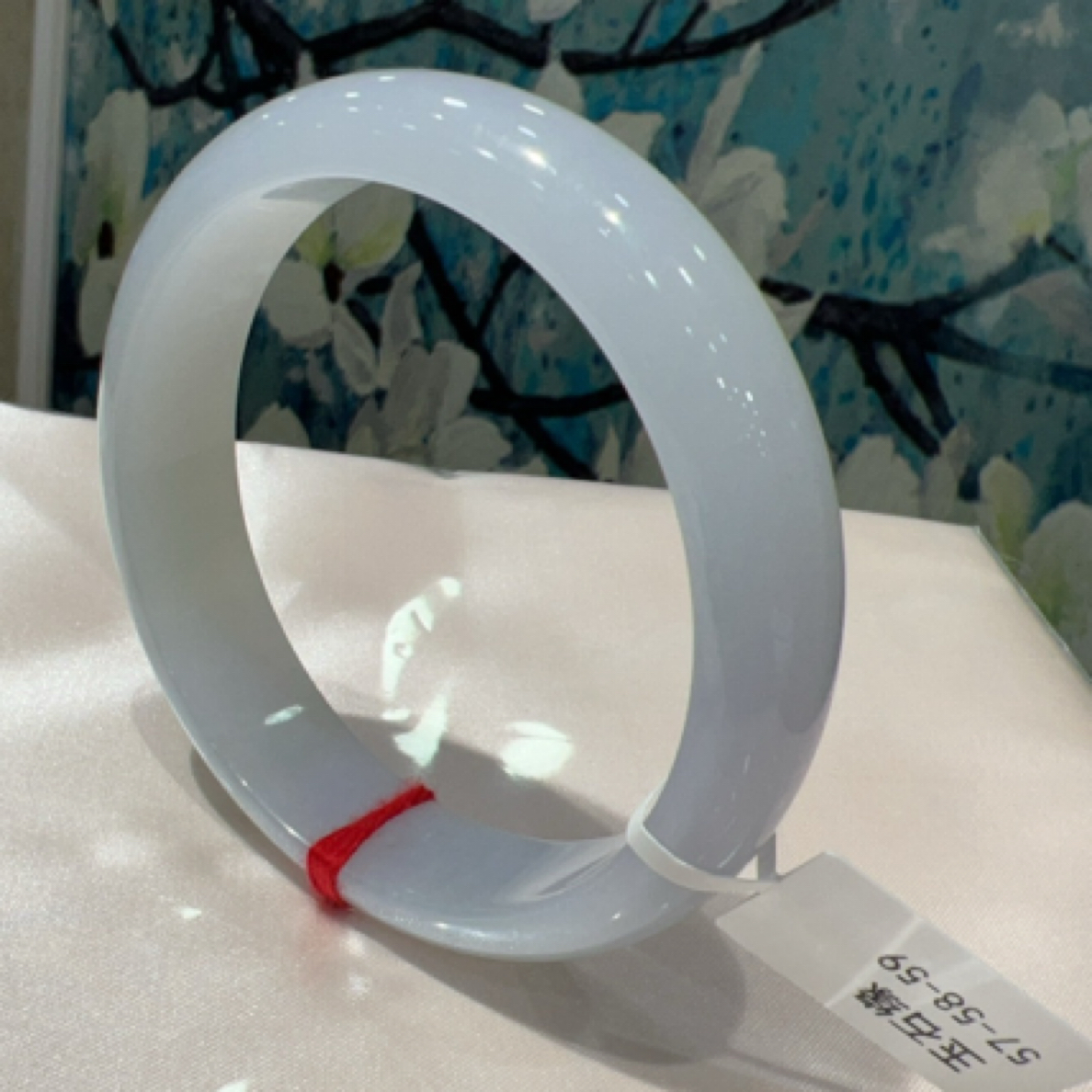 天然A货翡翠手镯，冰透水润，圈口58-59精美时尚