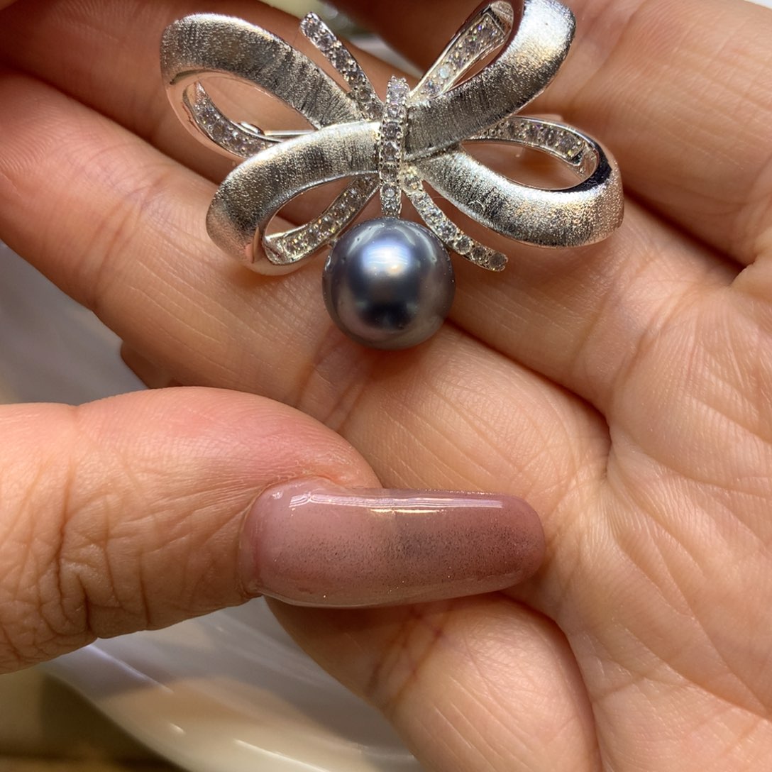 未镶嵌胸饰海水珍珠