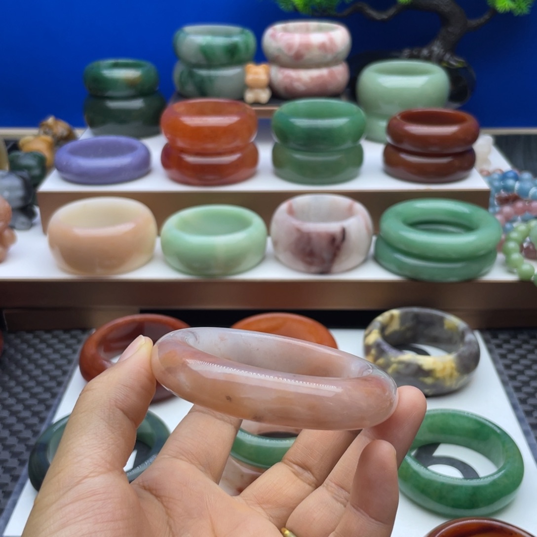 石英质玉未镶嵌手镯