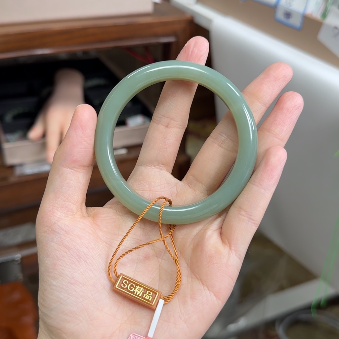 和田玉未镶嵌手镯57