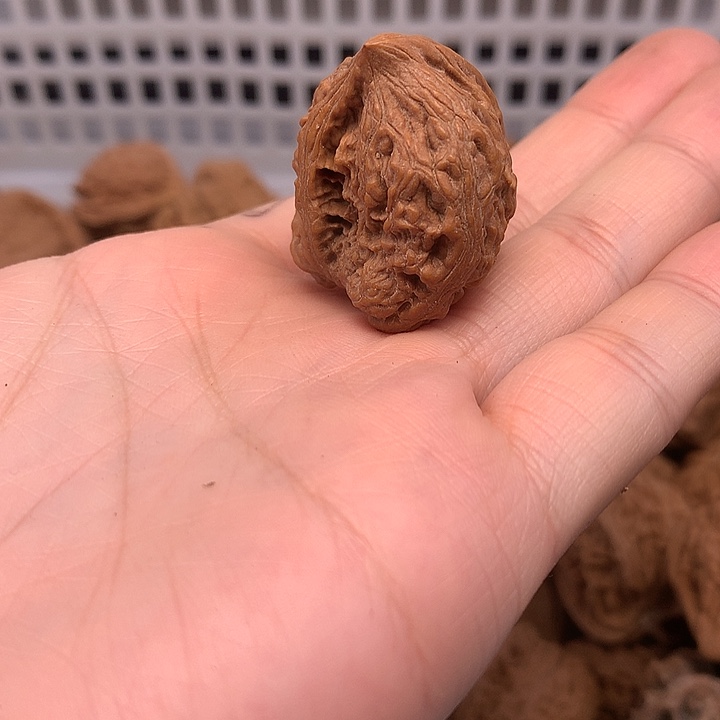 东***械文玩核桃吊坠文玩核桃