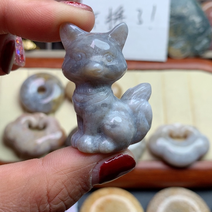 硅化珊瑚（珊瑚玉）颈饰足银镀金镶嵌