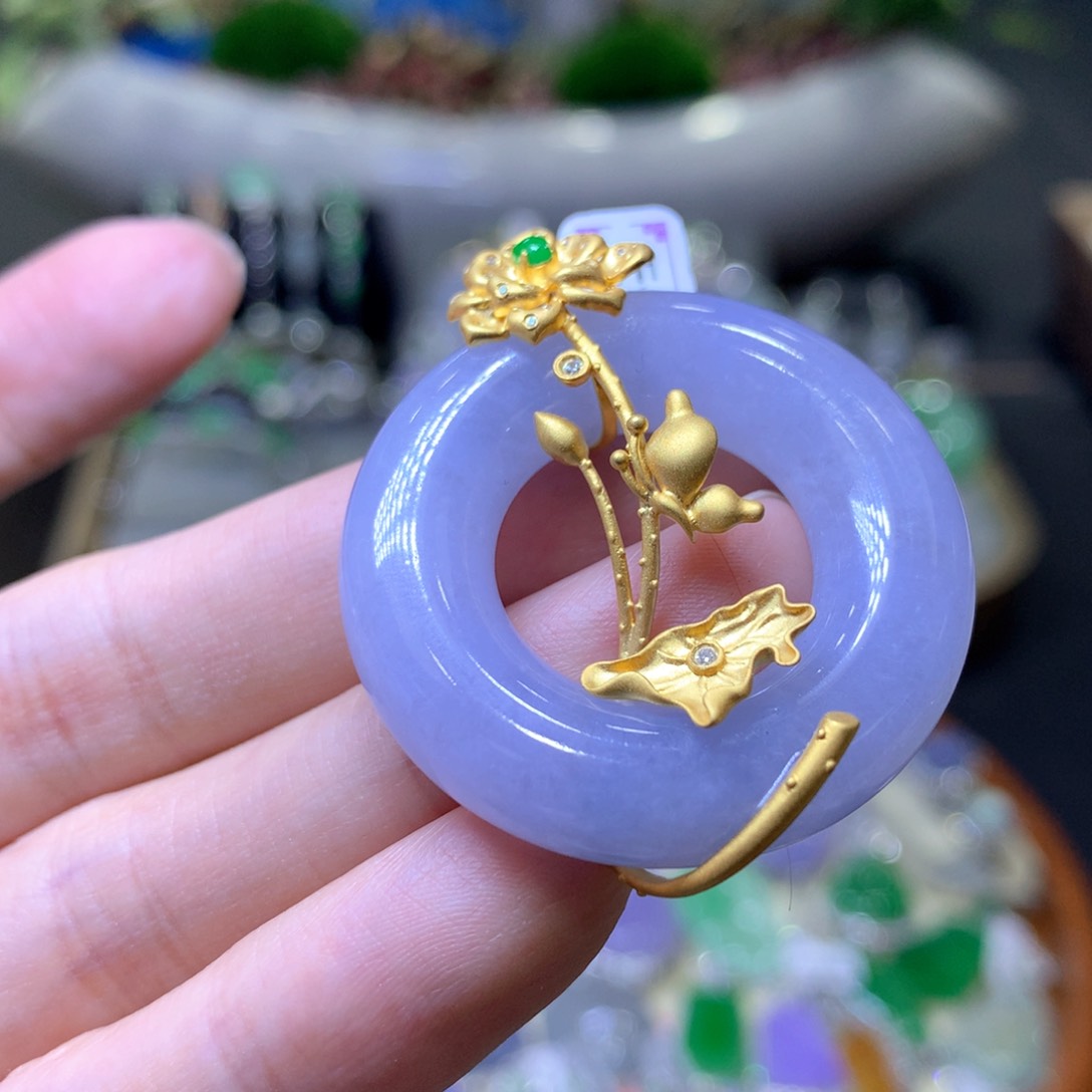 【闪购商品】翡翠颈饰18K金镶嵌翡翠吊坠项链