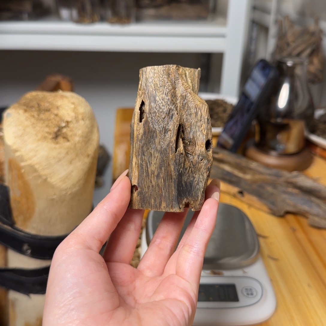 沉香白奇虫漏香28克