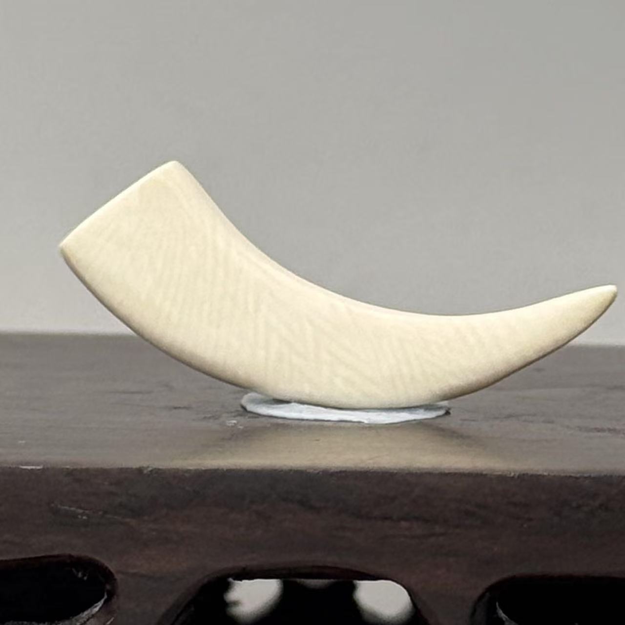 DEZHI/德志37*7*10mm2g牙尖吊坠天然猛犸牙默认打孔吊坠绳C578