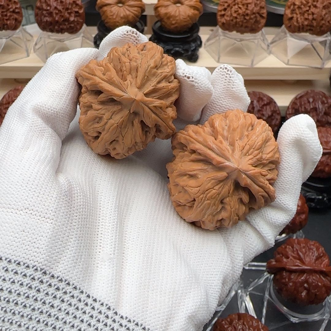 文玩核桃吊坠41红锦里