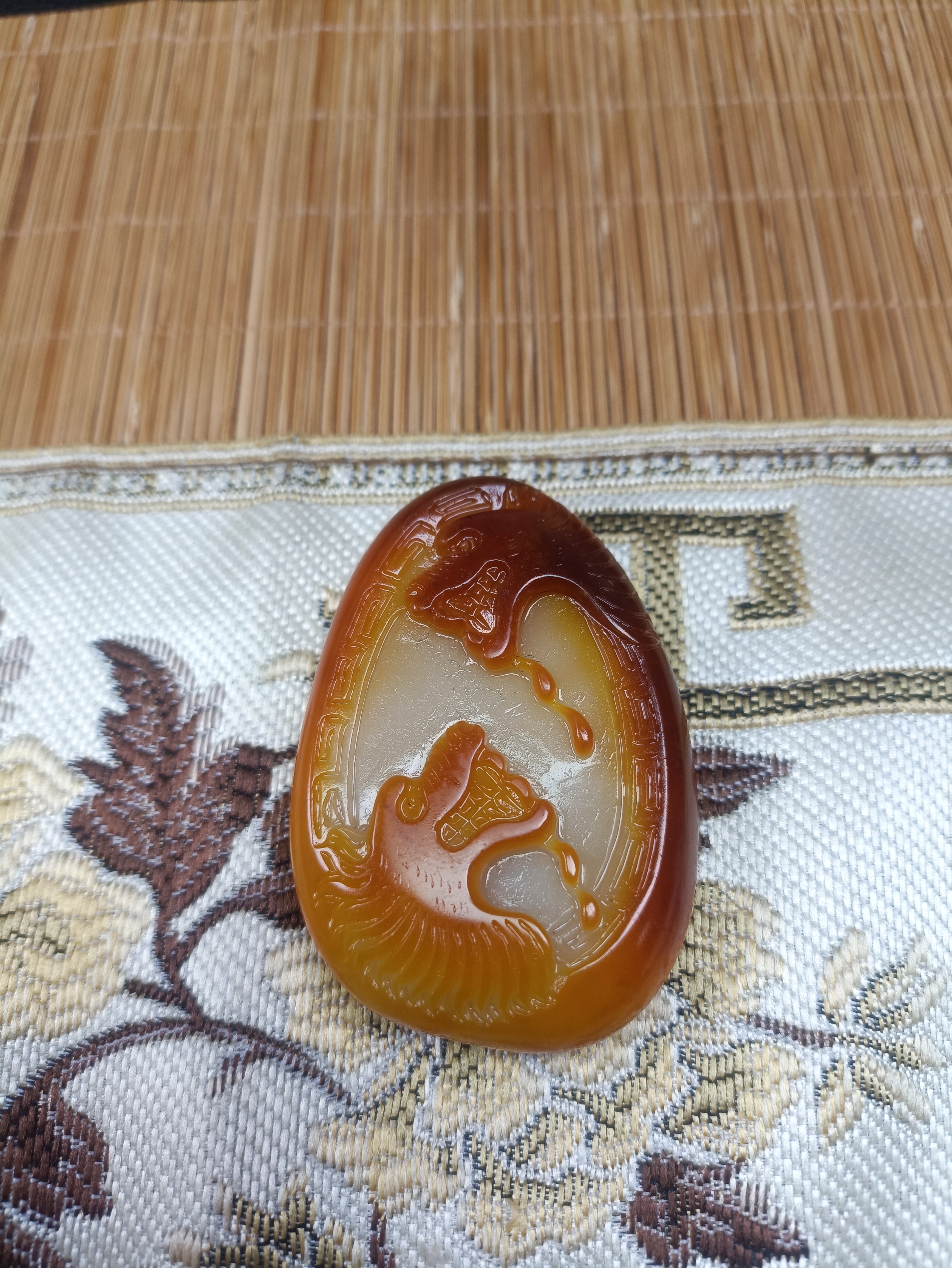 新疆和田玉吊坠枣红皮手工雕刻吊坠81克