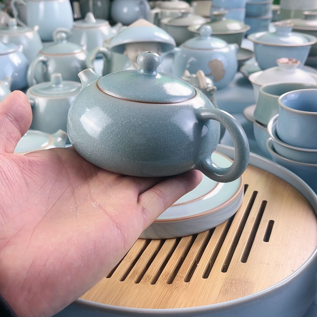 【闪购商品】纯矿石微瑕扁西施壶……