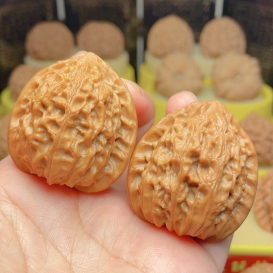 文玩核桃吊坠39原桩金牛