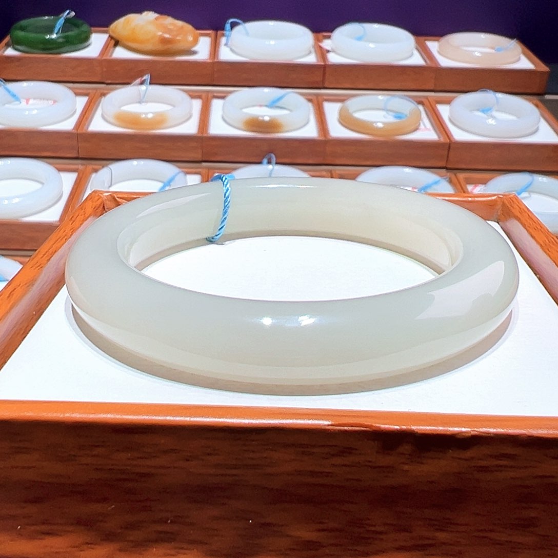 和田玉手镯 55 56未镶嵌