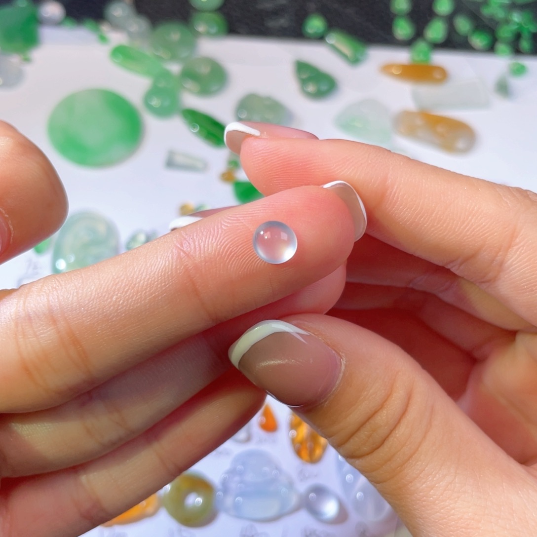 翡翠颈饰未镶嵌裸石