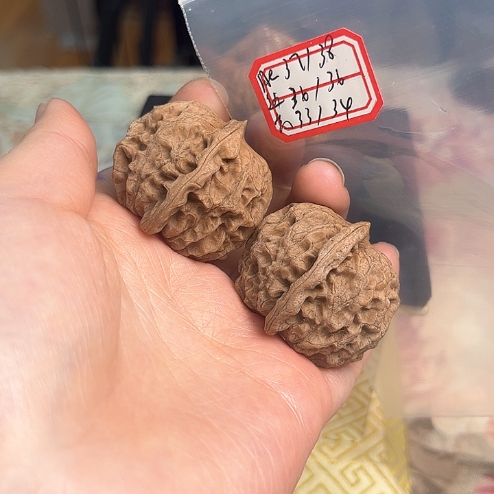 文玩核桃把件非嫁接元宝