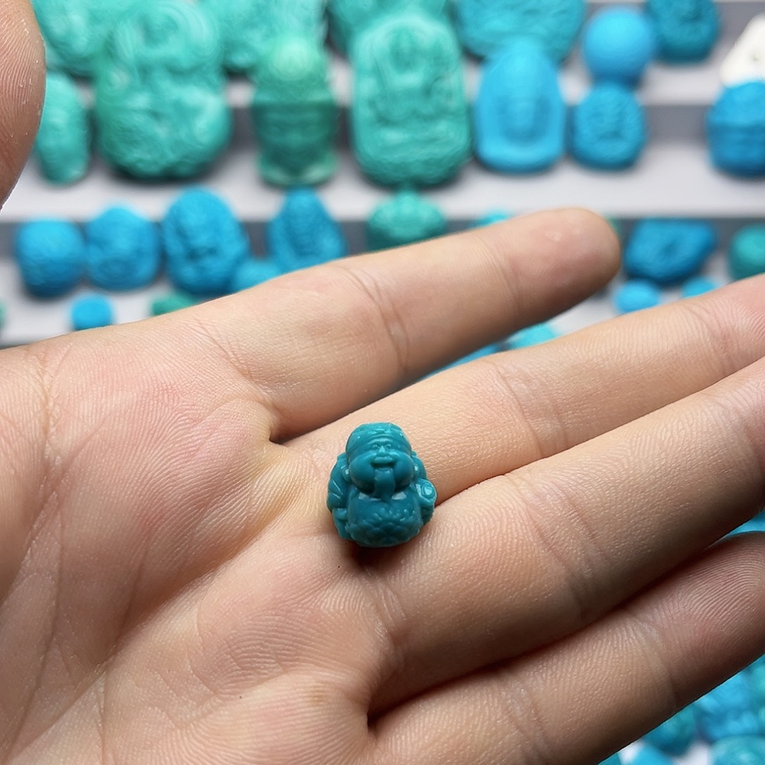 绿松石未镶嵌天然原矿雕刻绿松石