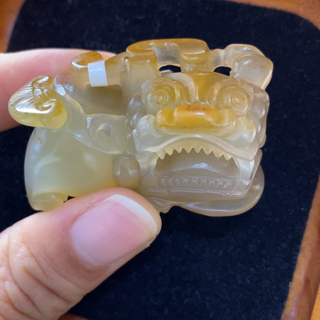 石英质玉（黄龙玉）颈饰未镶嵌