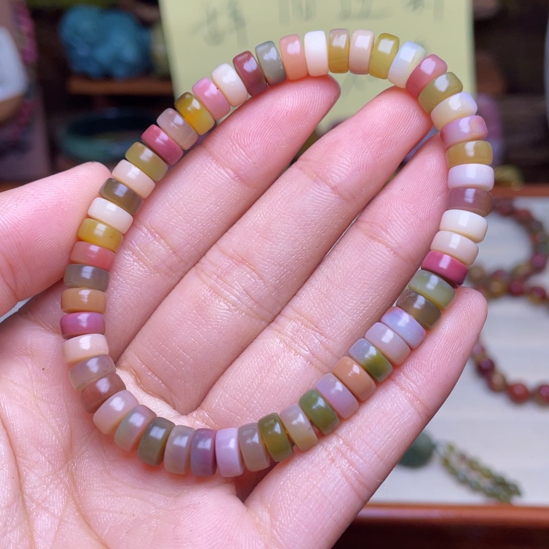 玛瑙/玉髓珠宝半成品未镶嵌盐源玛瑙直切手串