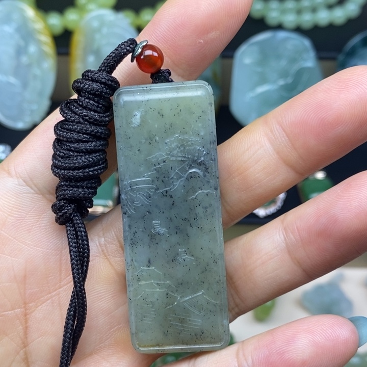 和田玉未镶嵌吊坠(赠链)