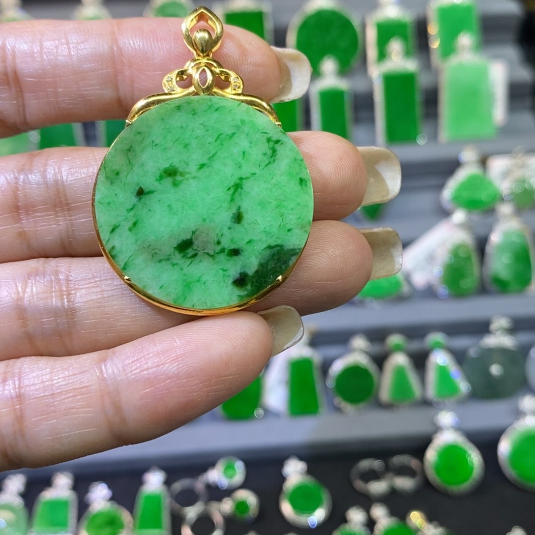 翡翠吊坠(不含链)18K金镶嵌吊坠