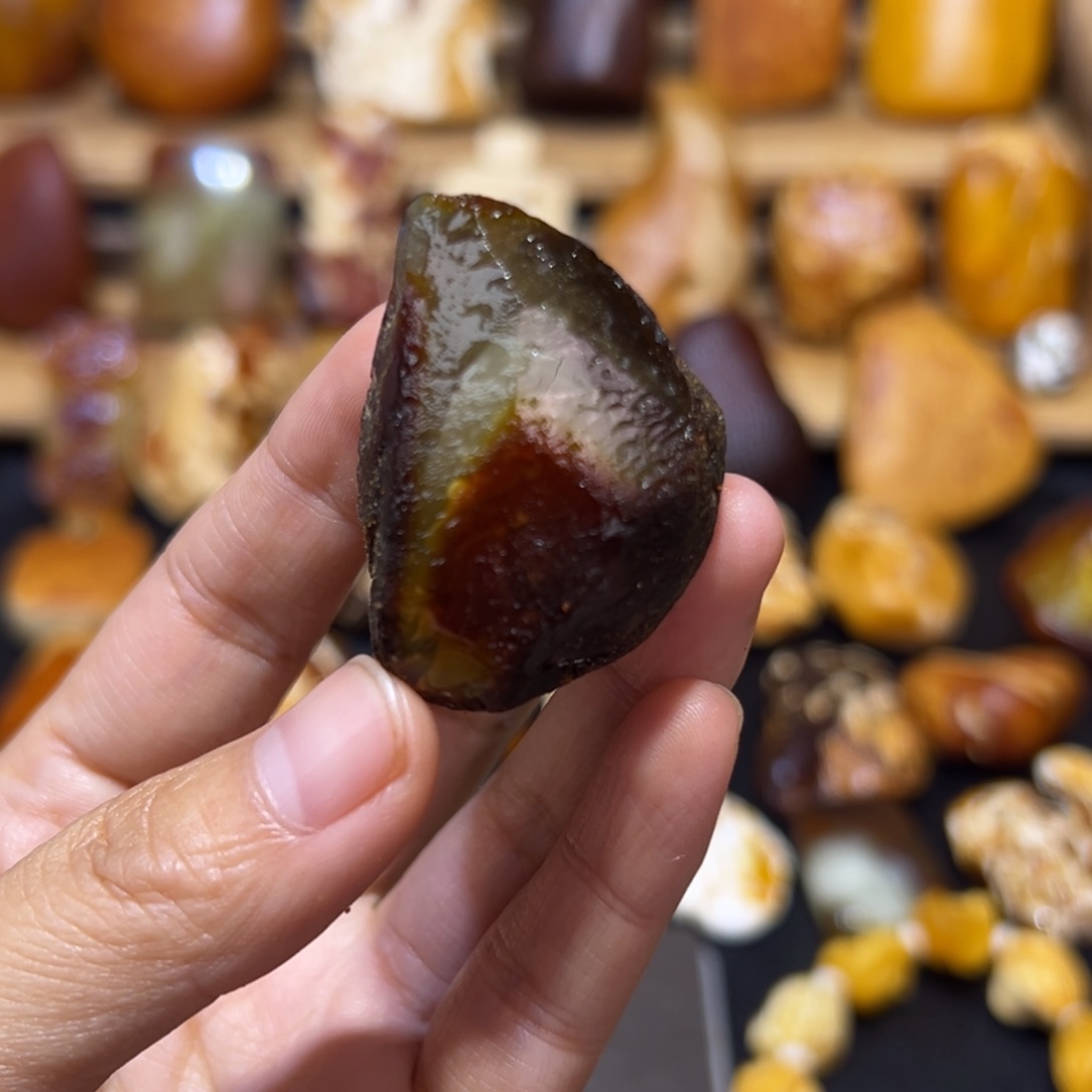 坐****定制琥珀未镶嵌琥珀蜜蜡