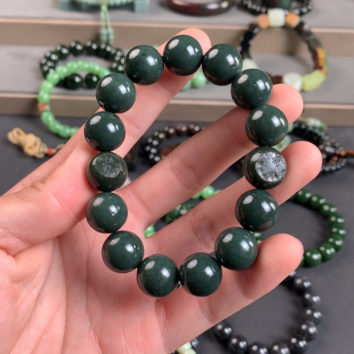 和田玉未镶嵌手串