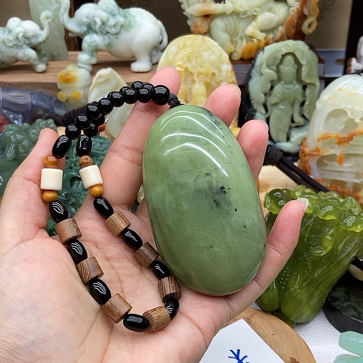 岫玉手把件未镶嵌