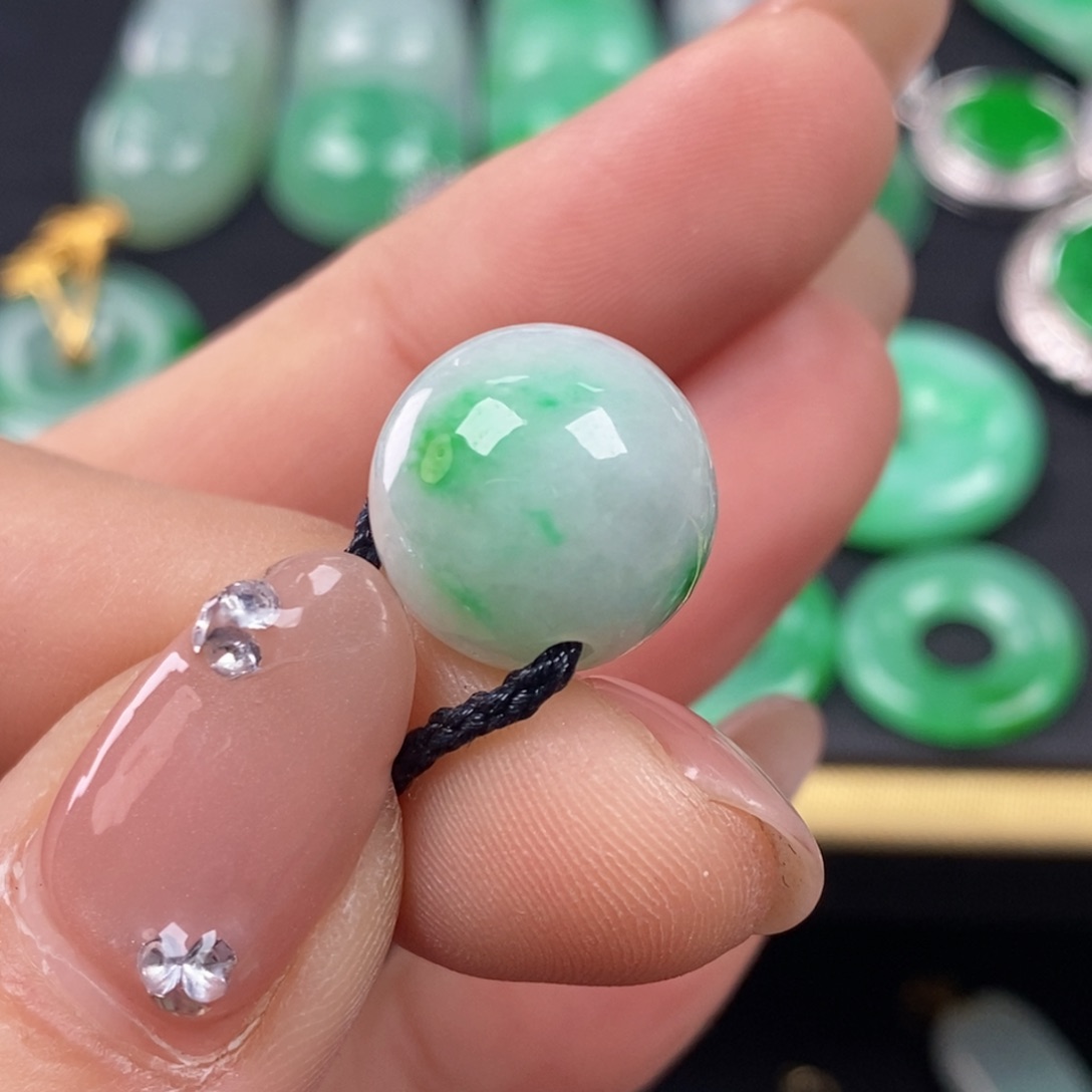 翡翠颈饰未镶嵌卡13.0