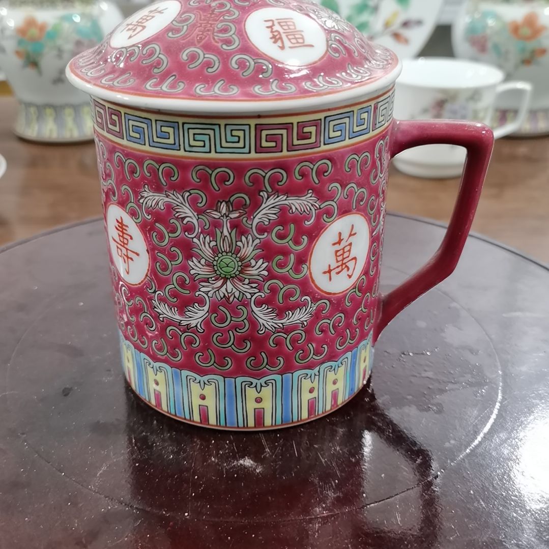 当代景德镇陶瓷工艺品躍*