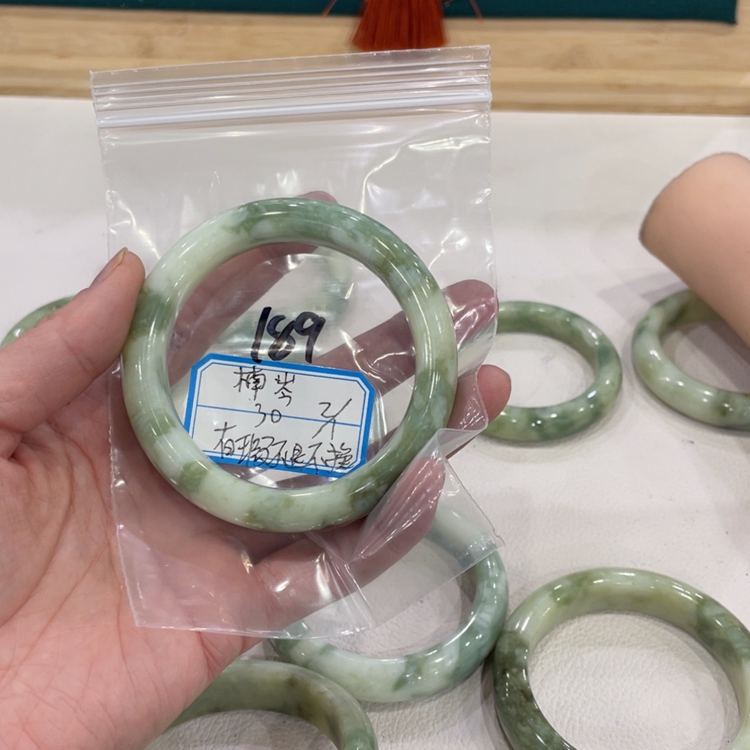 楠***)蛇纹石玉未镶嵌手镯