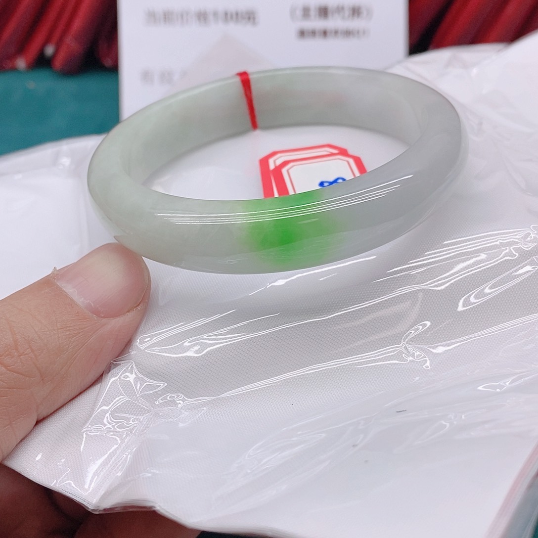翡翠手镯未镶嵌大*388888888