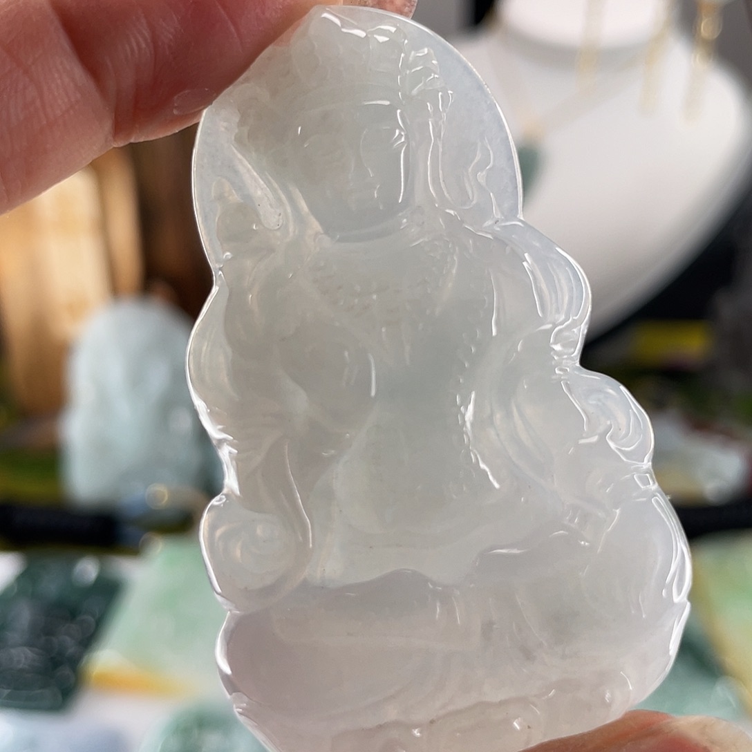 翡翠颈饰未镶嵌度母