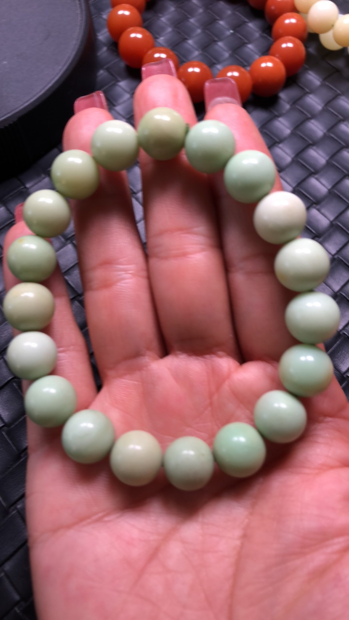 天然原矿缅绿手串