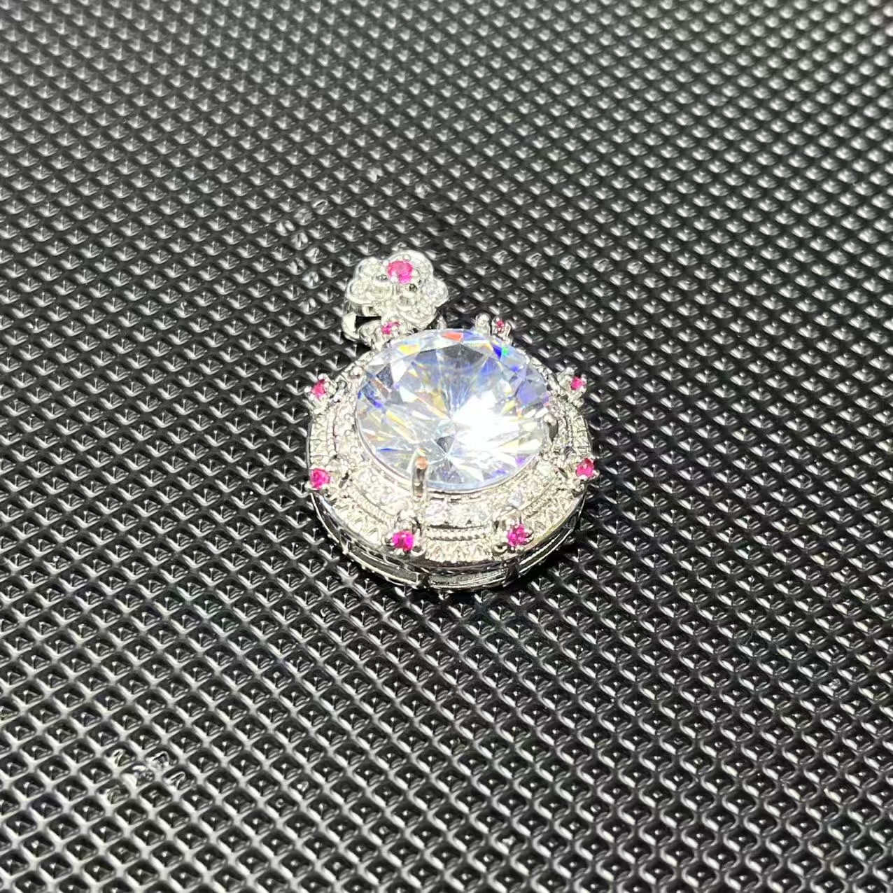  DYJC036 白色吊坠