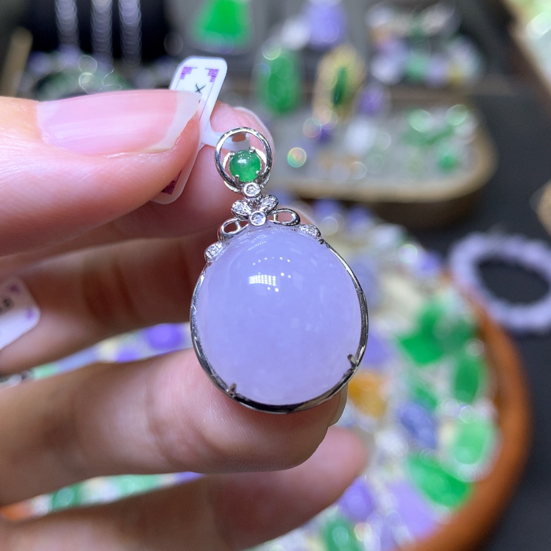 【闪购商品】翡翠颈饰18K金镶嵌翡翠吊坠项链