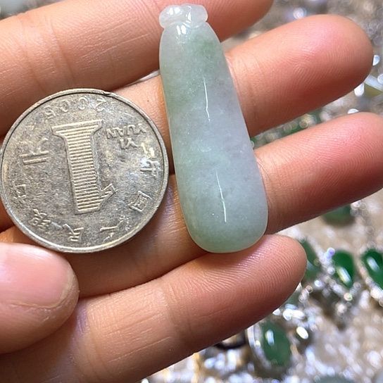 翡翠未镶嵌颈饰吊坠