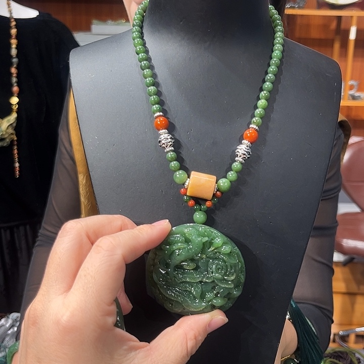 颈饰未镶嵌和田玉