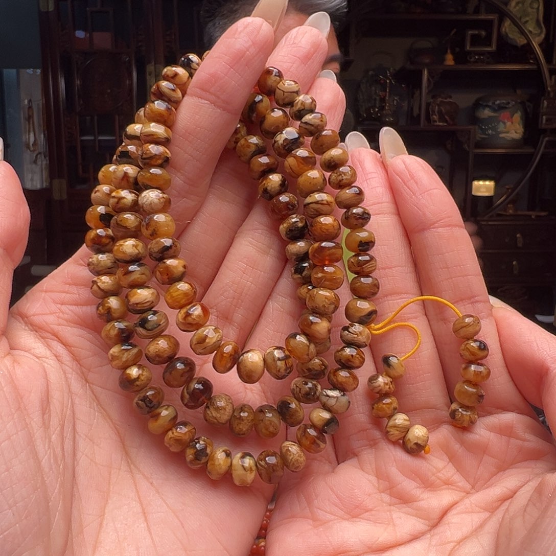 琥珀裸石未镶嵌抚顺琥珀30411。7mm