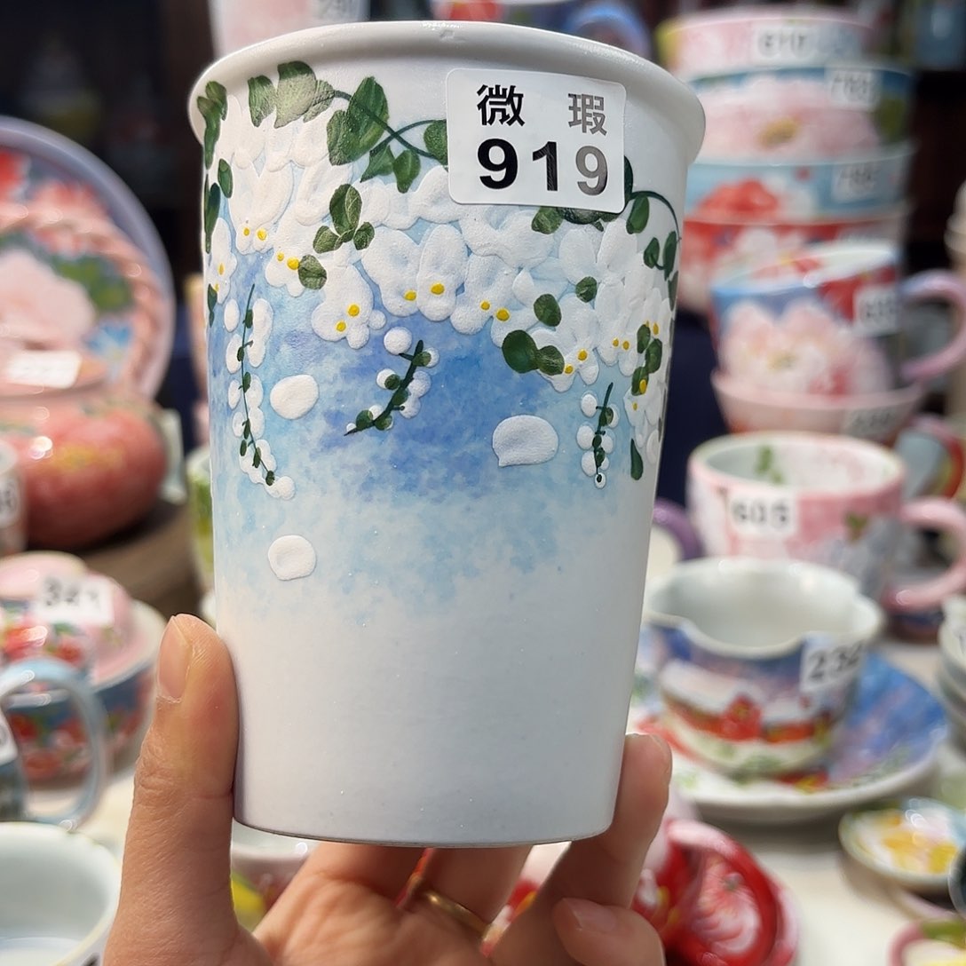 瓷片兔兔好漂亮e mo l l k k l