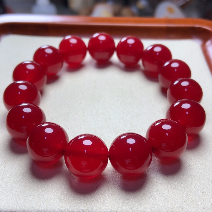 玛瑙/玉髓手串未镶嵌鸽血红