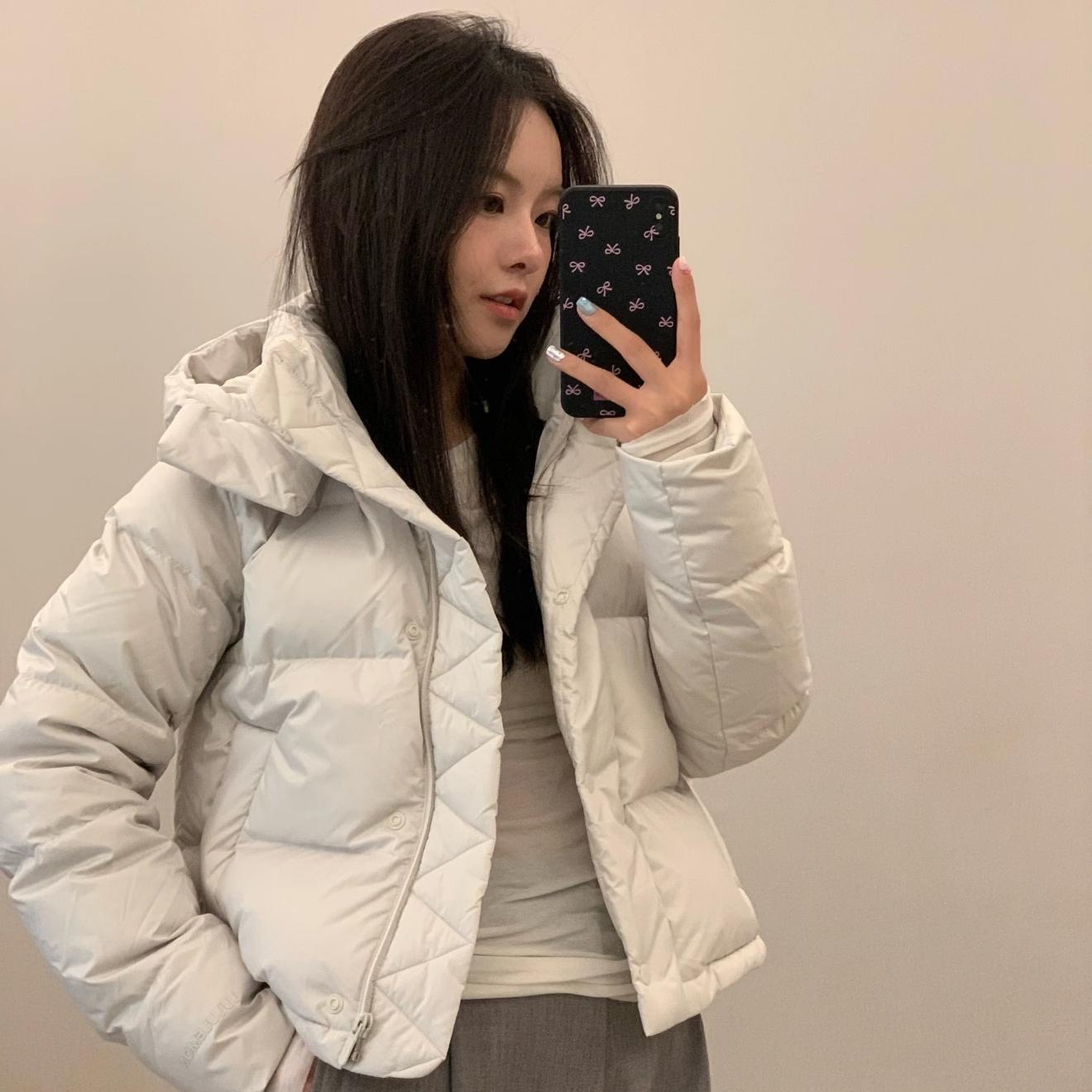 四格羽绒服 一模一样