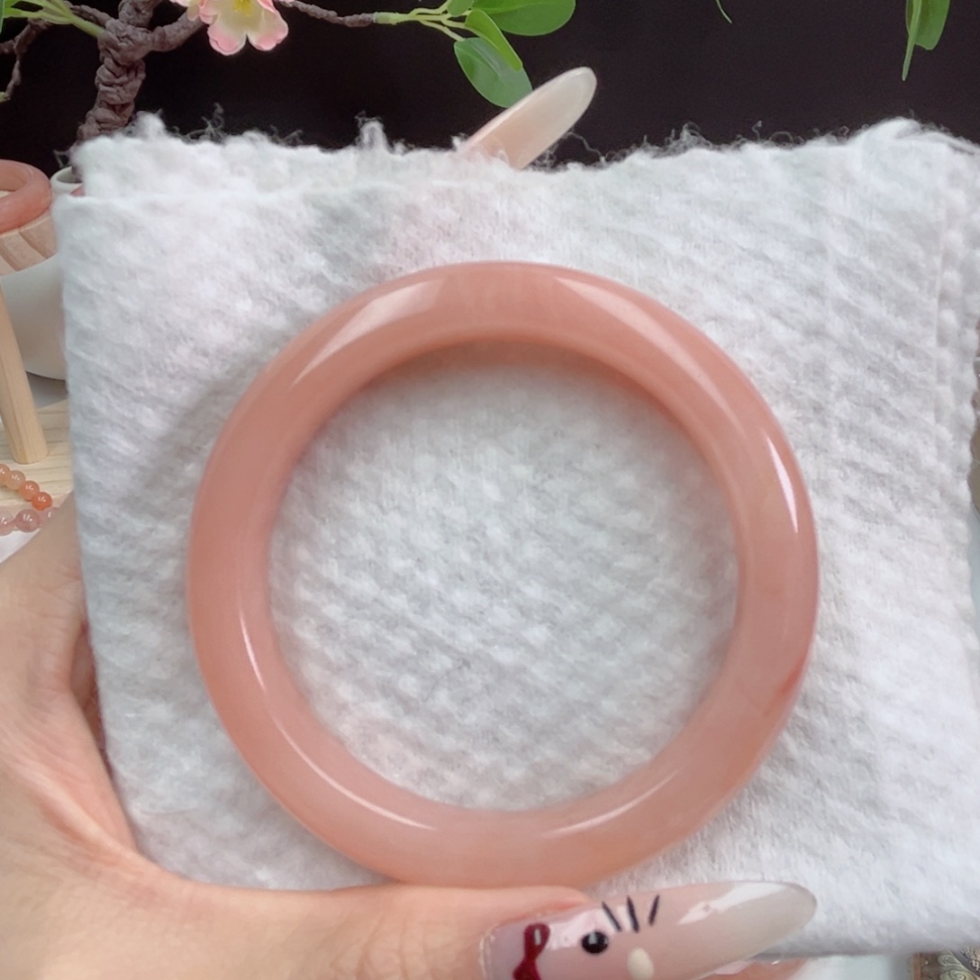 步****石英质玉未镶嵌手镯