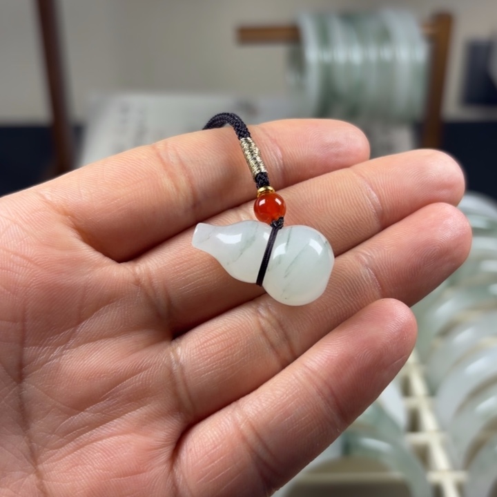 石英质玉未镶嵌颈饰