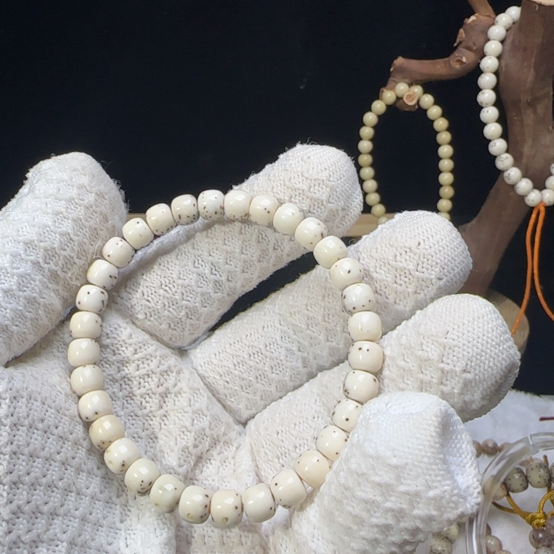 哥***鼠手串星月菩提7绿包白单圈头