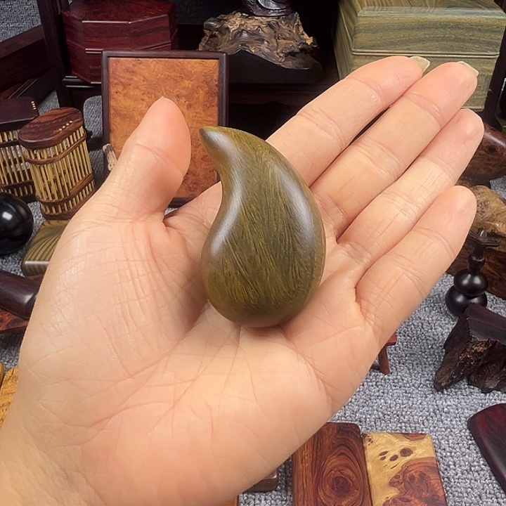 维腊木（绿檀）吊坠