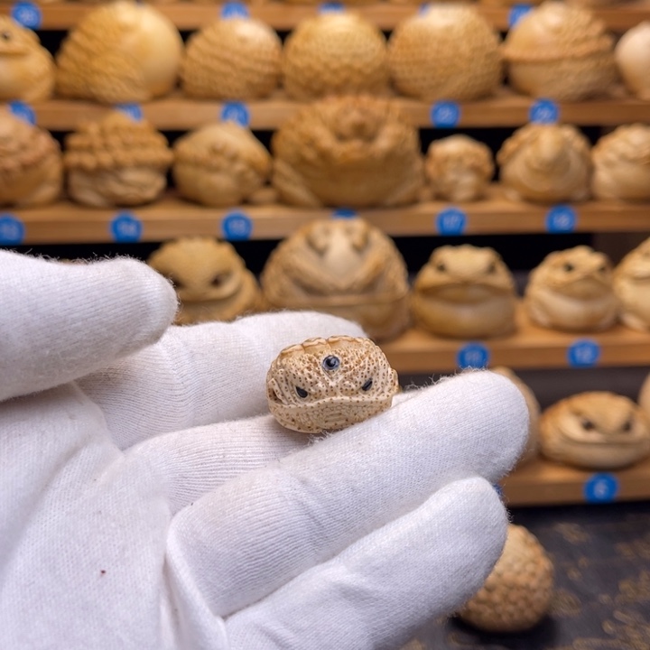 长*** 竹根雕 纯手工制作的