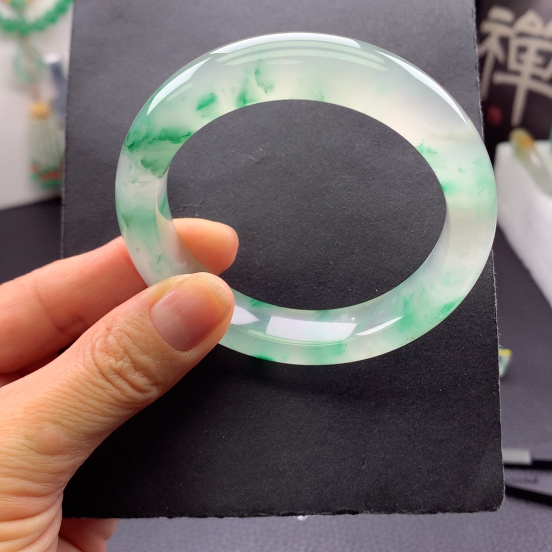 【闪购商品】未镶嵌手镯石英质玉玲**?