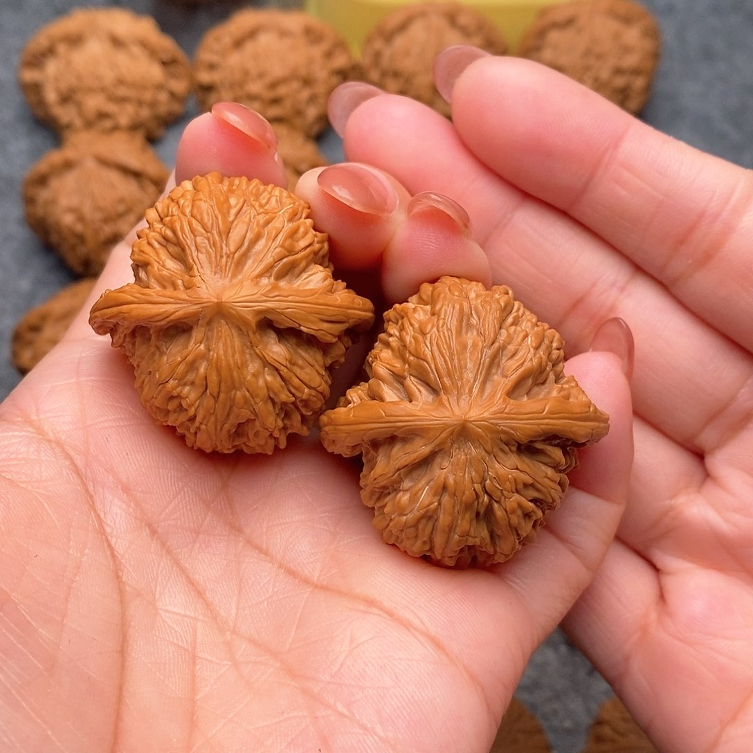 文玩核桃把件精品特价磨盘狮子头38