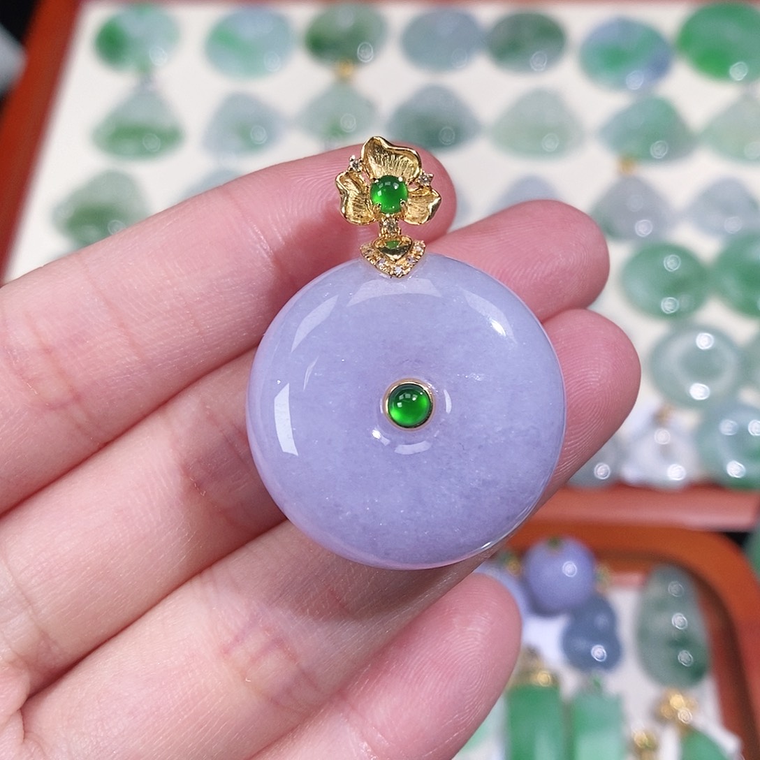 翡翠未镶嵌颈饰吊坠